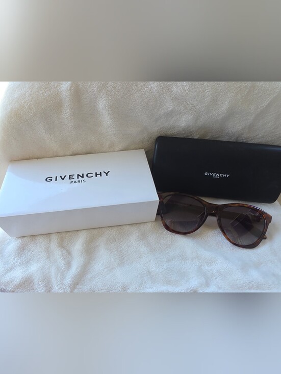 Givenchy Accessories - Givenchy Tortoiseshell Brown Women's Sunglasses with Gradient Lenses